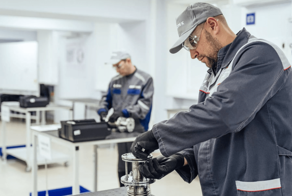 Завод «ОМК Энергомаш» организовал экскурсию на производство для студентов