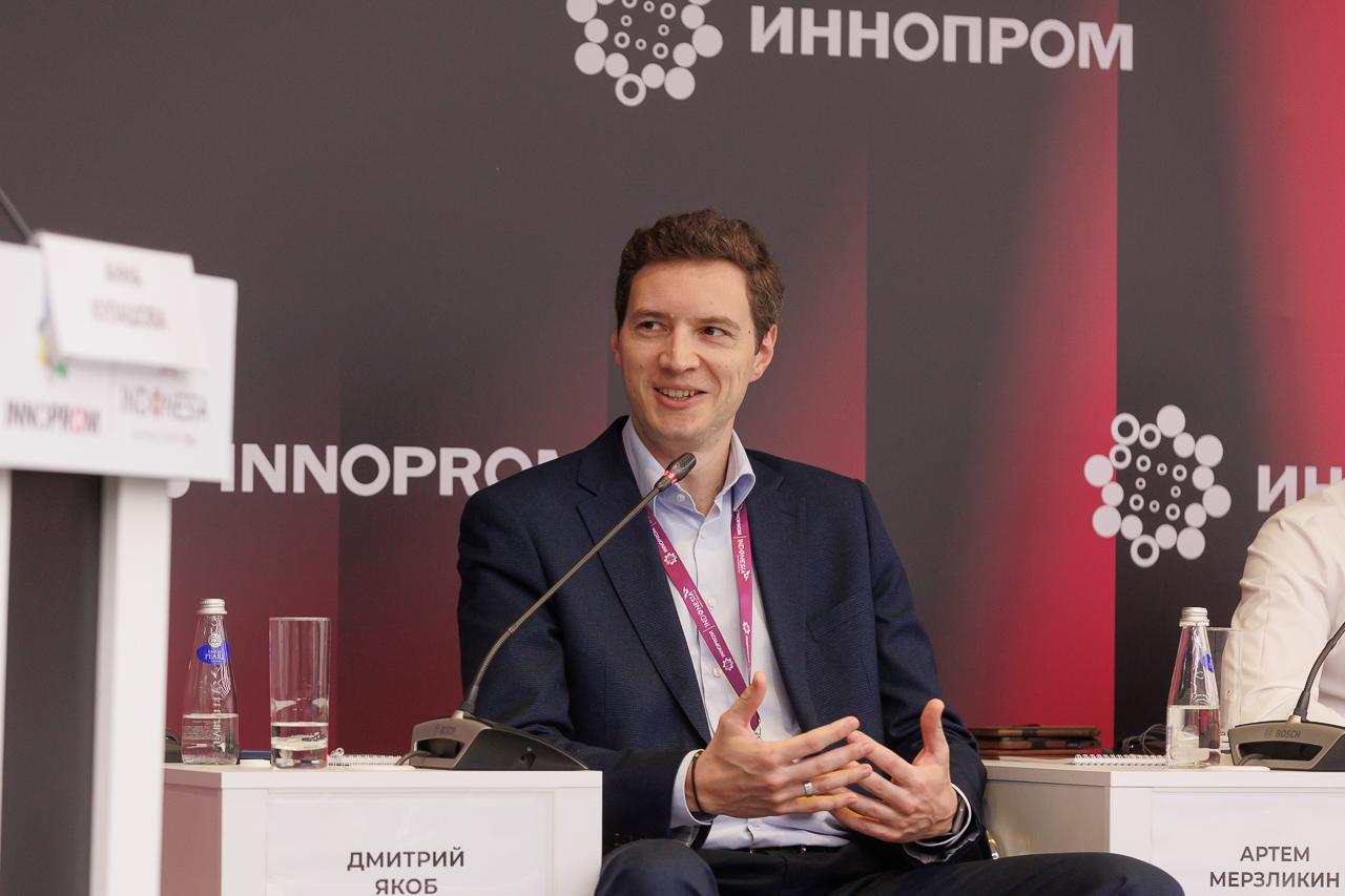 ТМК обсудила на ИННОПРОМе риски внедрения технологий ИИ